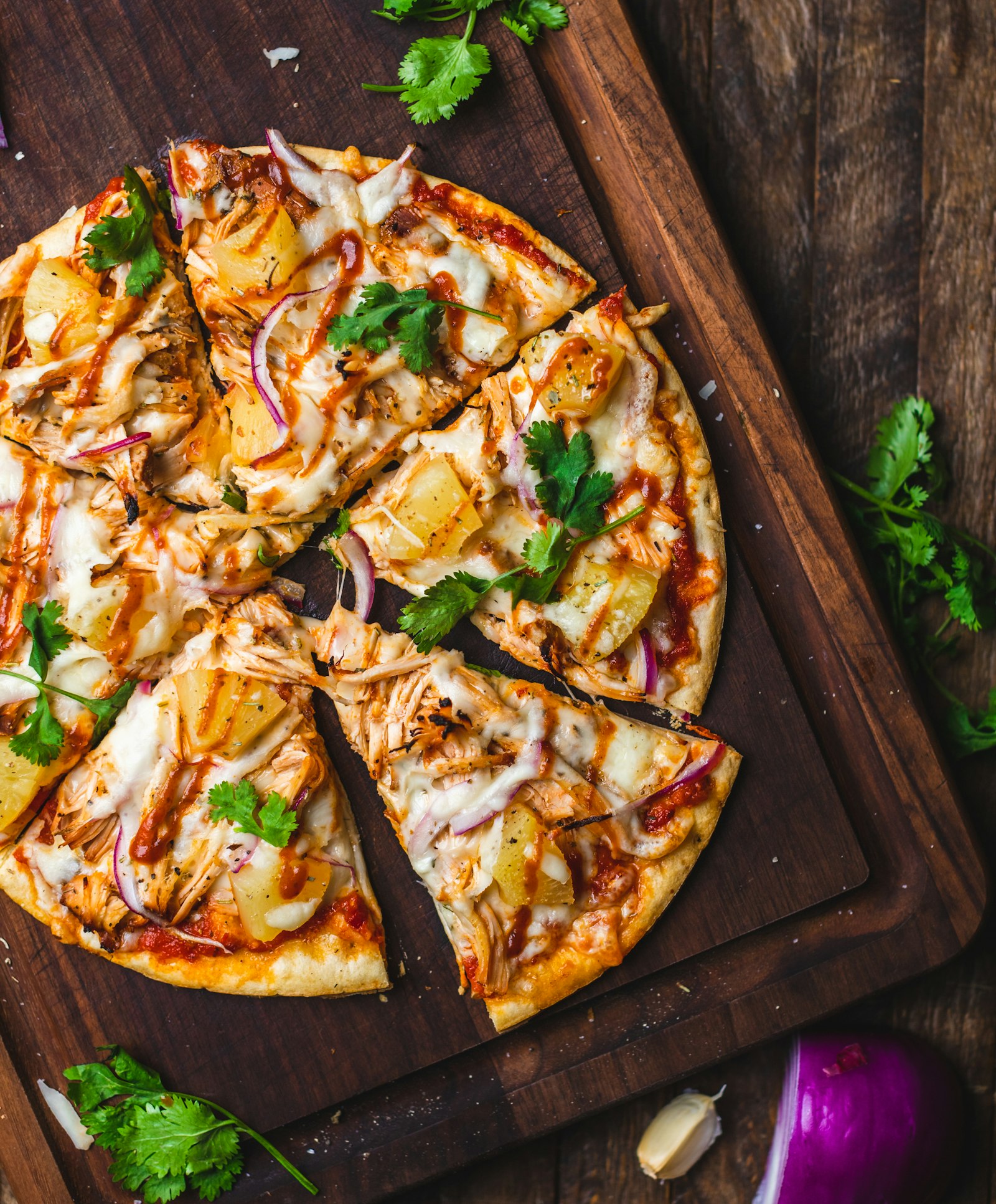 Pizza margherita napolitaine au feu de bois, signature d'Elena à Saint-Henri