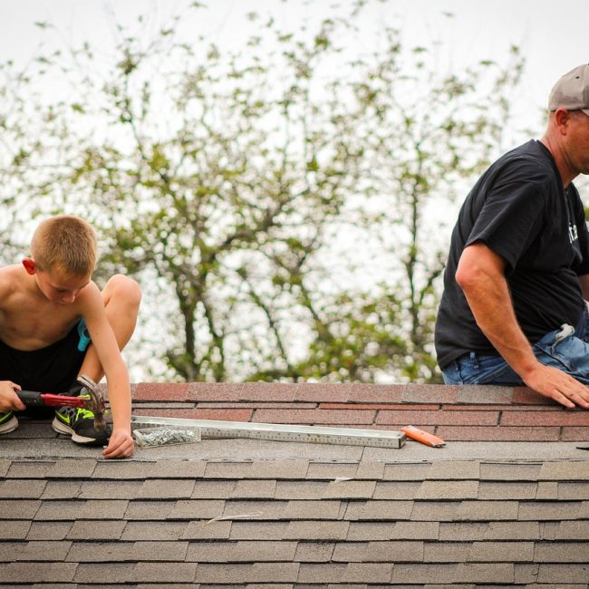 Quels sont les signes qui indiquent qu’il est temps de remplacer sa toiture ?