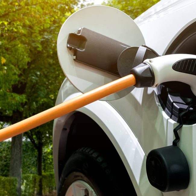 Bornes de recharge électriques au Québec et développement local