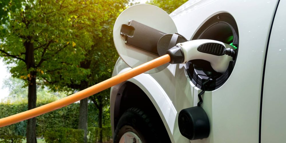 Bornes de recharge électriques au Québec et développement local