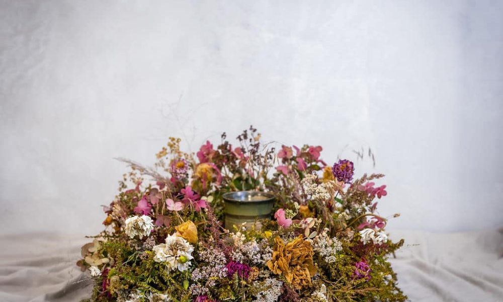 Les avantages des fleurs séchées pour les funérailles