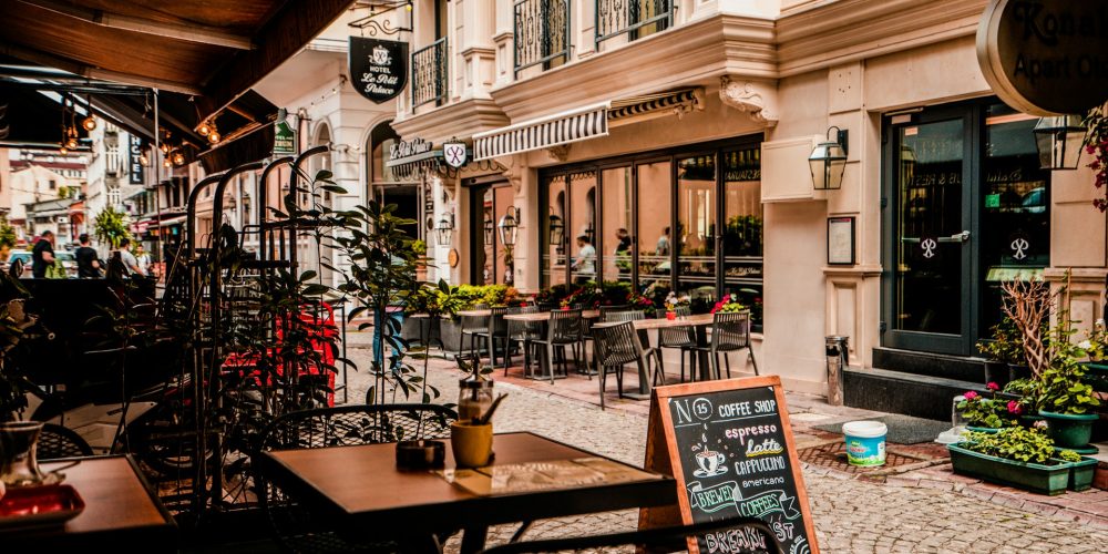 Guide gastronomique d&rsquo;Outremont en 2026 : où manger dans le quartier branché