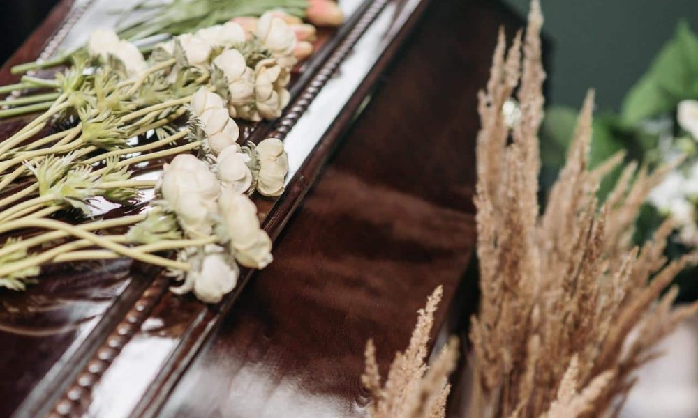 5 fleurs pour des funérailles