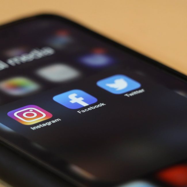 Top 12 agences médias sociaux à Montréal en 2026 : palmarès détaillé